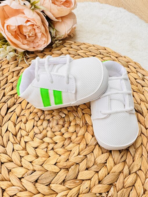 Image de Baskets pour bébé coloris au choix - Unbranded