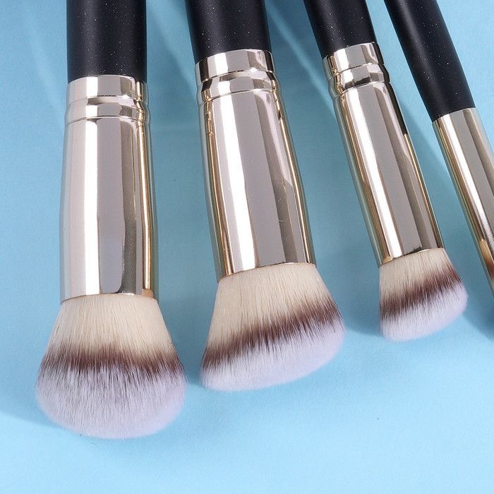 Image de Pinceaux de maquillage - MAANGE - Set de 4 - Poignée en bois - Fibres synthétiques - Doux et portable - Unbranded