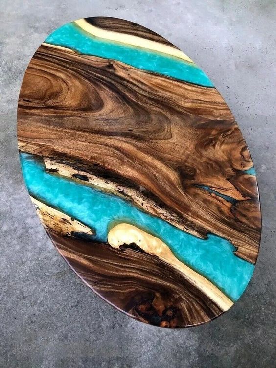 table epoxy avec bois noyer