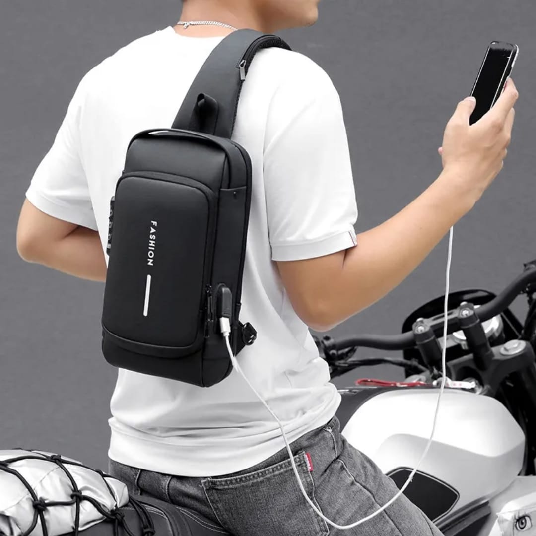 Un sac à bandoulière anti-vol pour hommes